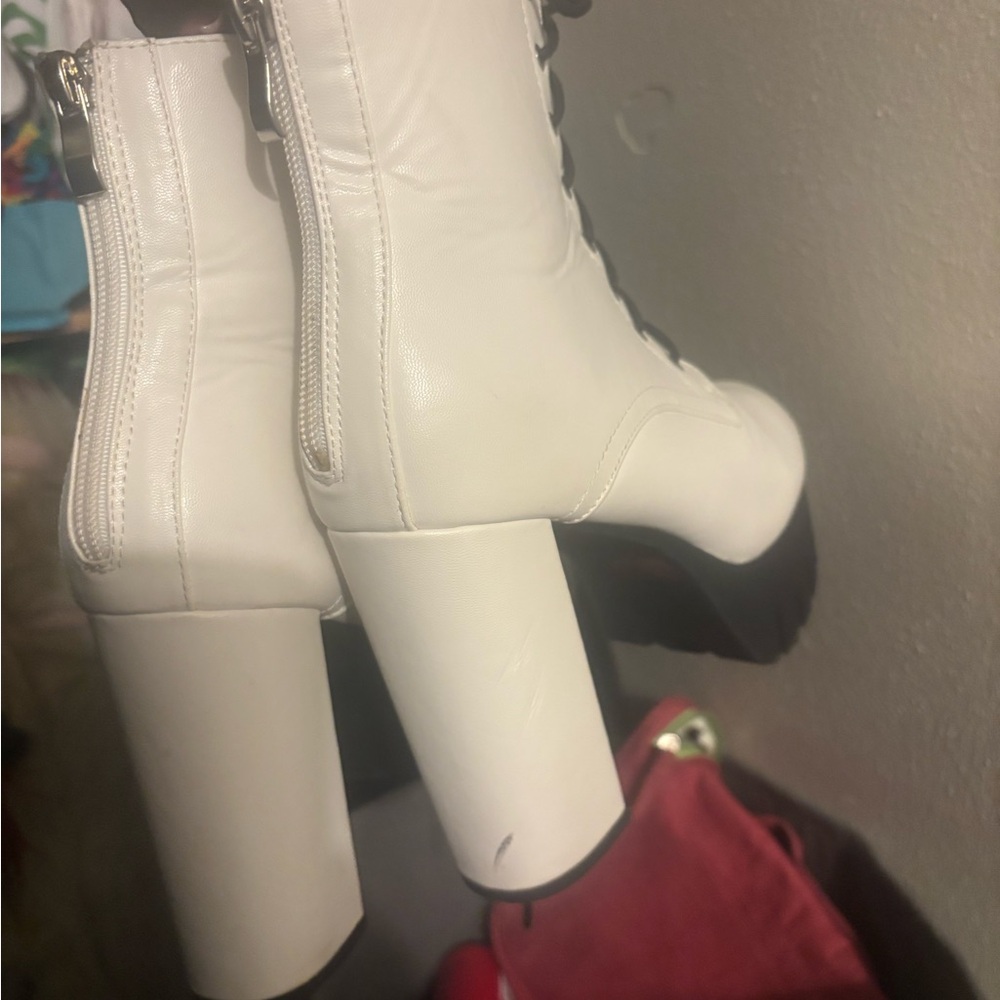 Stylish White Women's Boots